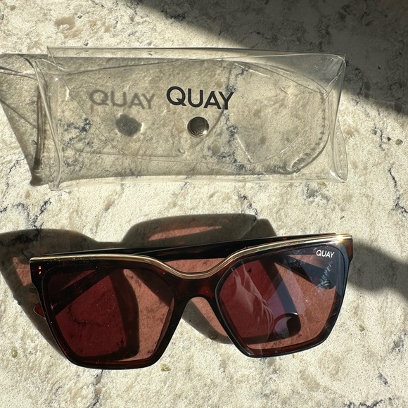 Quay Level up sunglasses in brown and gold - Picture 7 of 8